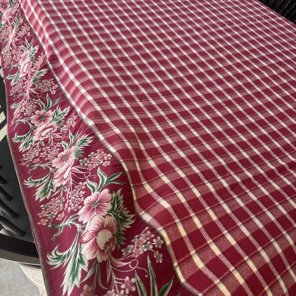 VTG April Cornell Tablecloth 89x58‎ Red Country Plaid Floral Border Farmhouse